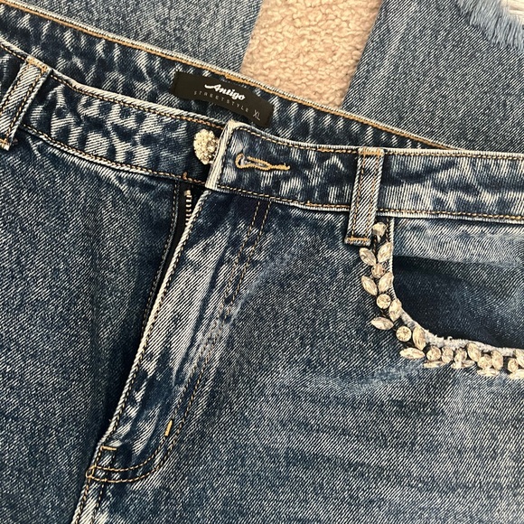 Mom style jeans with crystal details - Picture 3 of 5